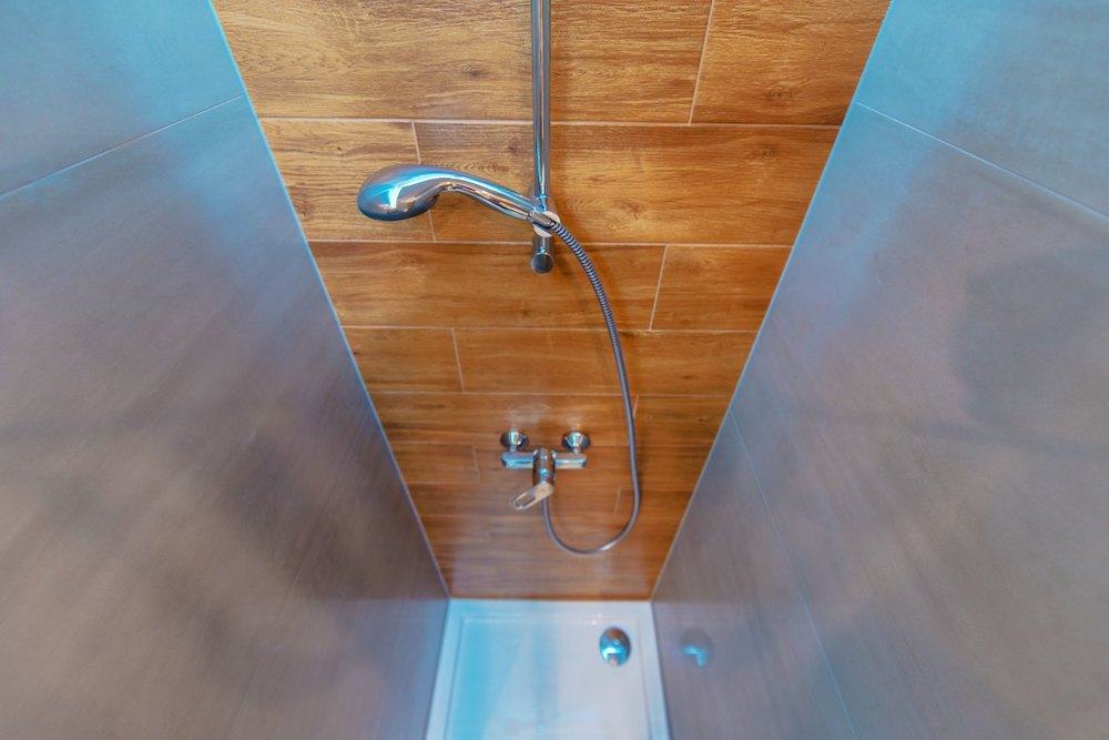 Elegante moderne Duschkabine nach Badumbau